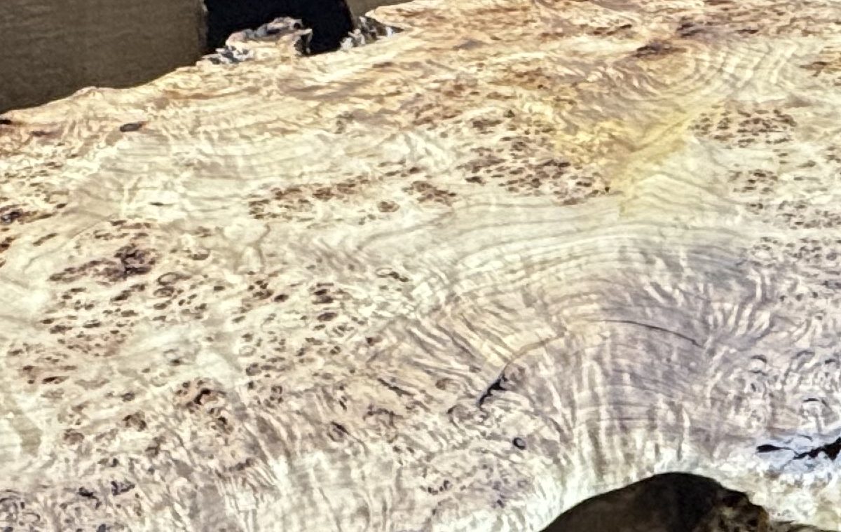 Detail očkové kresby dřeva